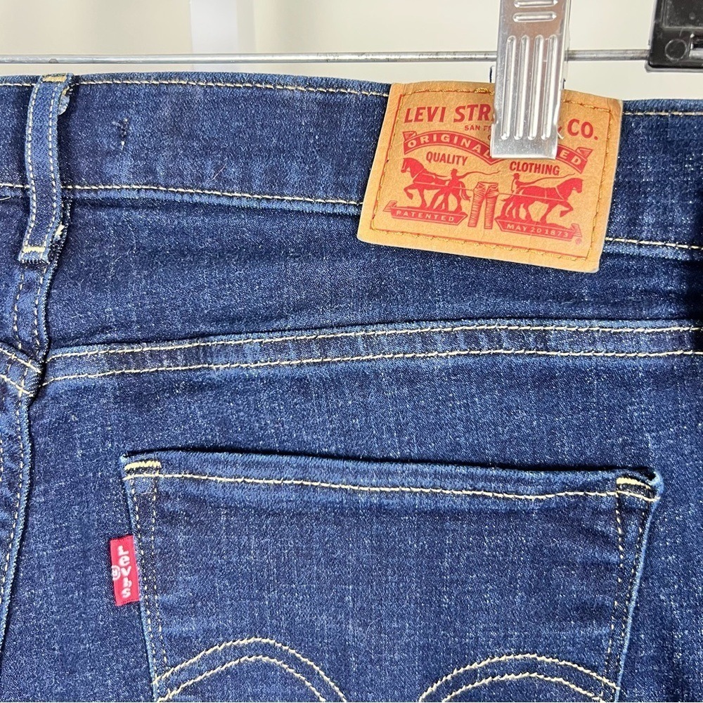 Levi's Classic Bootcut Dark Wash Jeans Size 12 Short W31 L30 - Picture 13 of 13